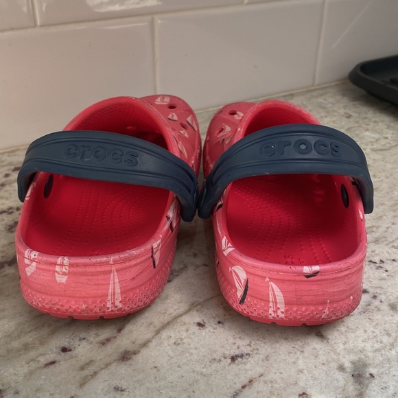 Crocs toddler girl size 9 
Good condition - Picture 3 of 7